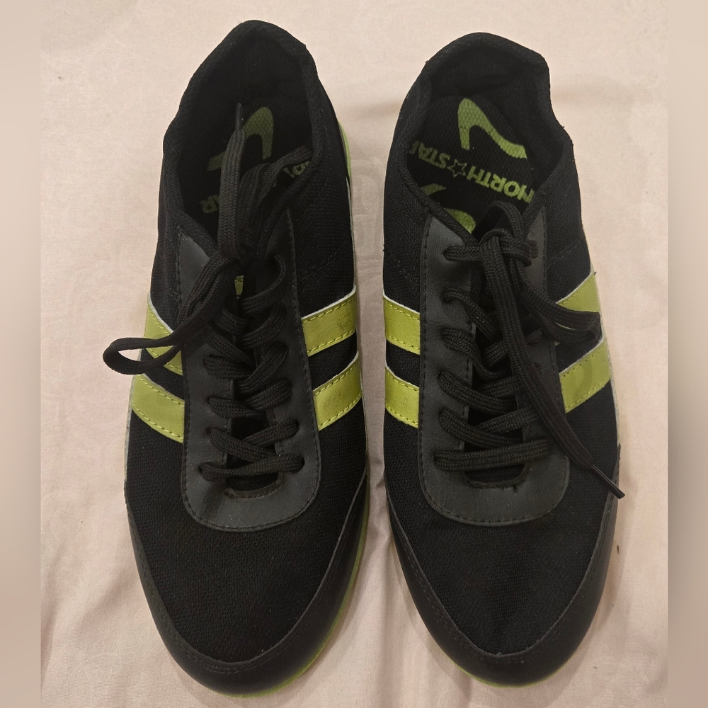 Black and Green Athletic‎ Shoes with Dynamic Design